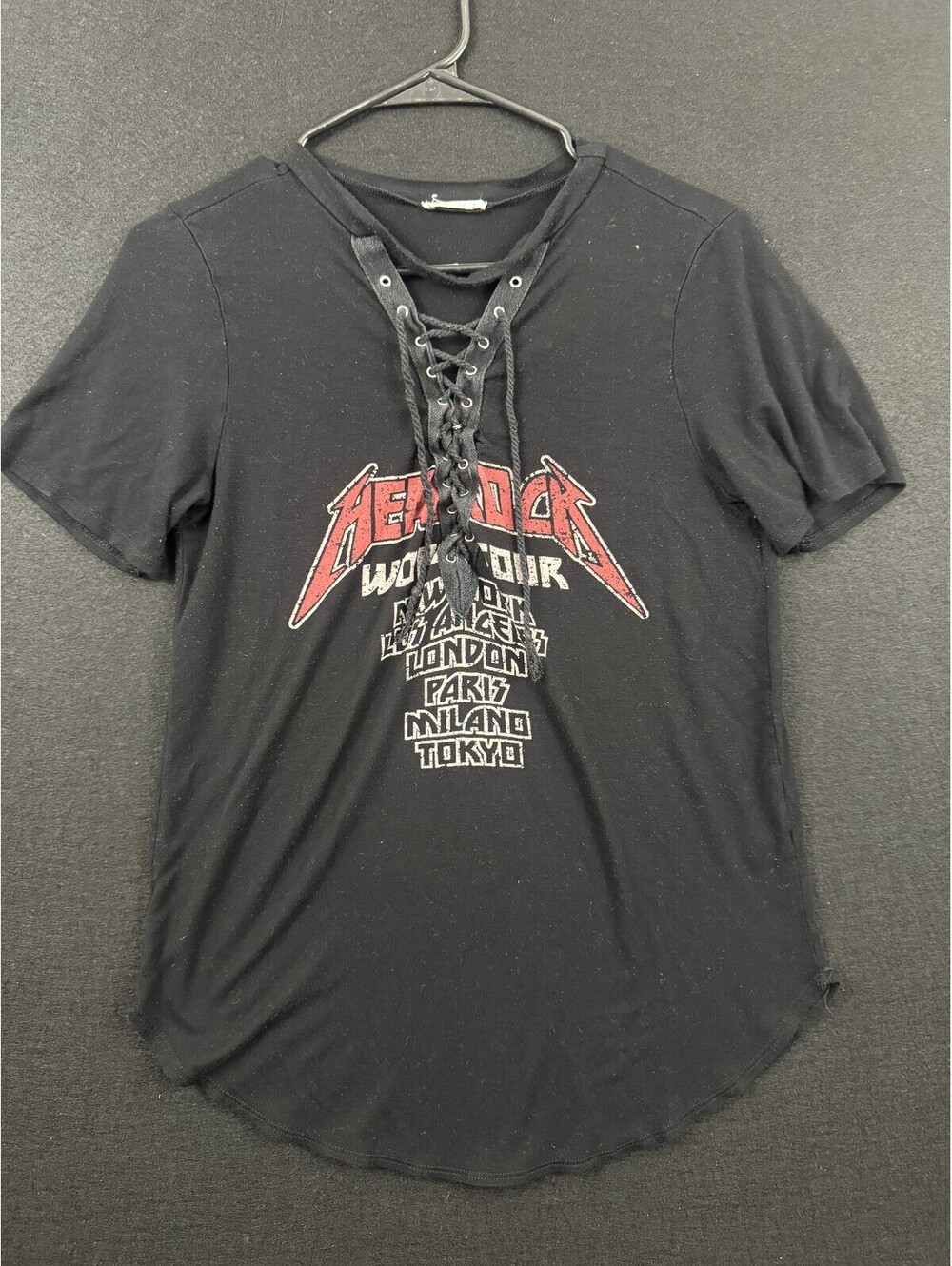A'GACI Black Lace-Up Neck Graphic Band Tee Small